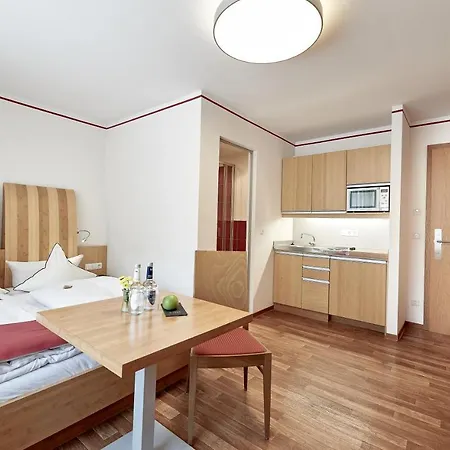 Gaestehaus Wenisch アパートホテル 4*